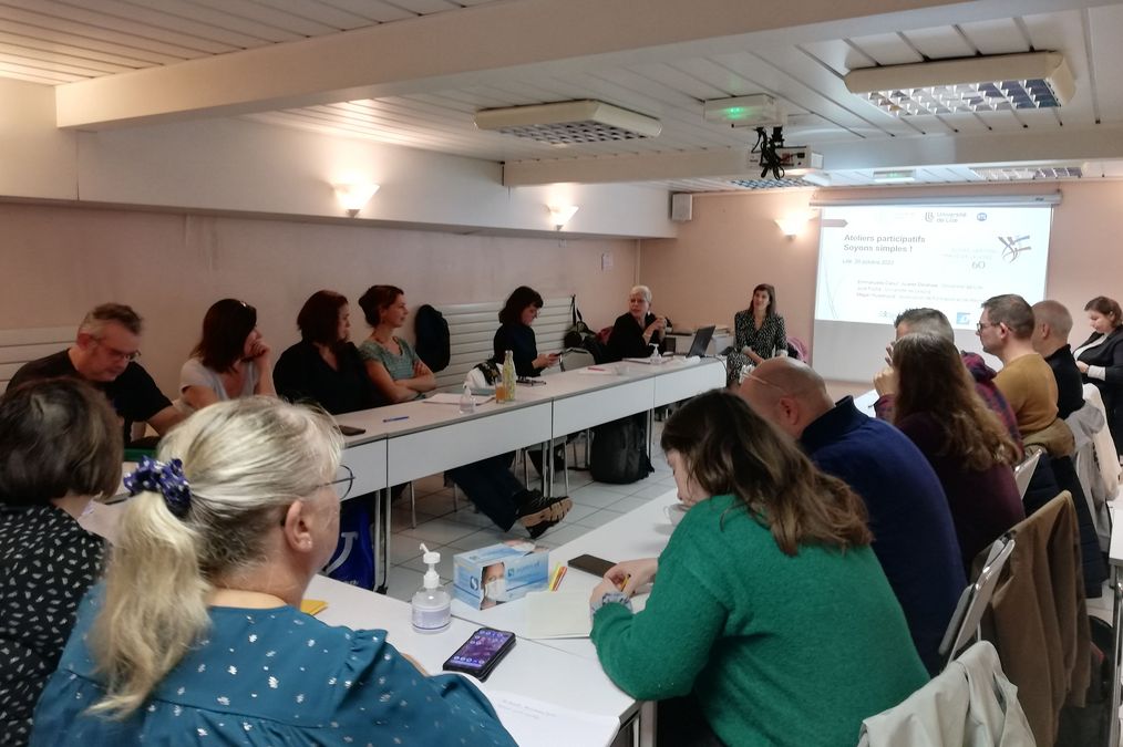 zur Vergrößerungsansicht des Bildes: Partizipativer Workshop mit Akteuren aus der Leichte-Sprache-Praxis in Lille. Foto: Julia Fuchs