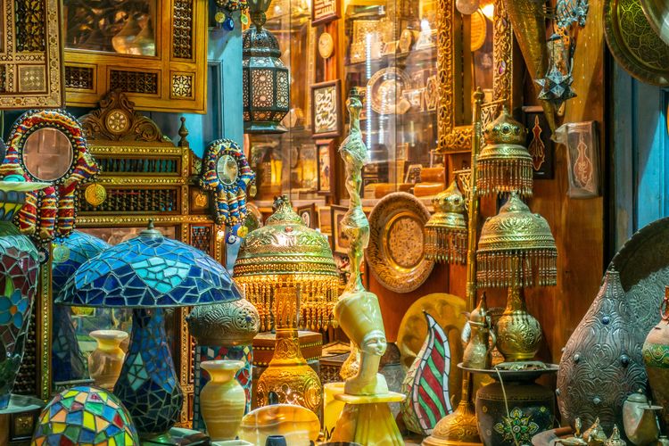 Foto vom Warenangebot auf einem arabischen Markt