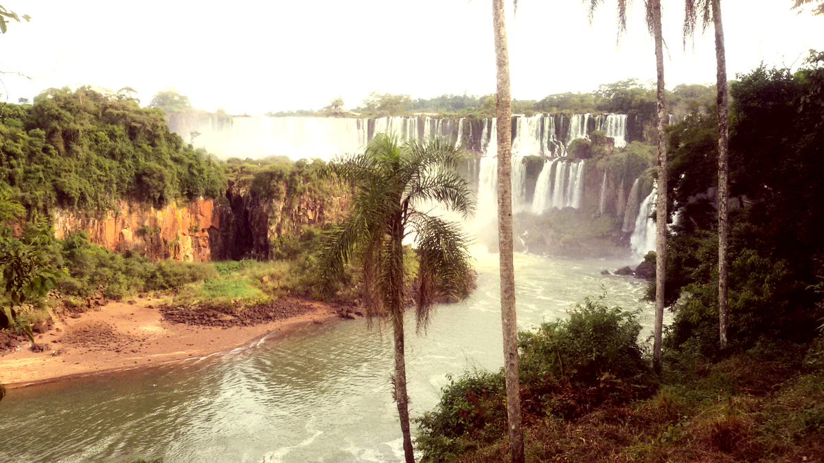 zur Vergrößerungsansicht des Bildes: Die Iguaçu-Wasserfälle in Brasilien