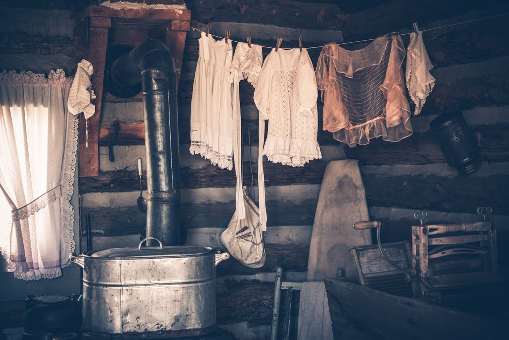 enlarge the image: Completed domestic chores in a historical wooden cabin, Image Credit: Colourbox.