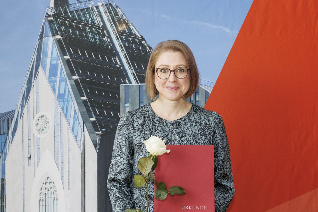 enlarge the image: Julia Fuchs received one of Leipzig University's two transfer prizes in 2023. Photo: J. E. Mathias